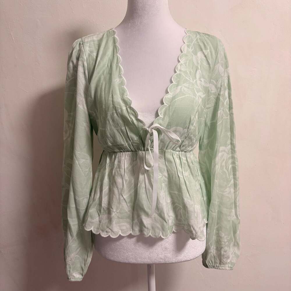 Francesca's Floral Scalloped V-Neck Long Sleeve Peplum Top S Romantic Bridgerton